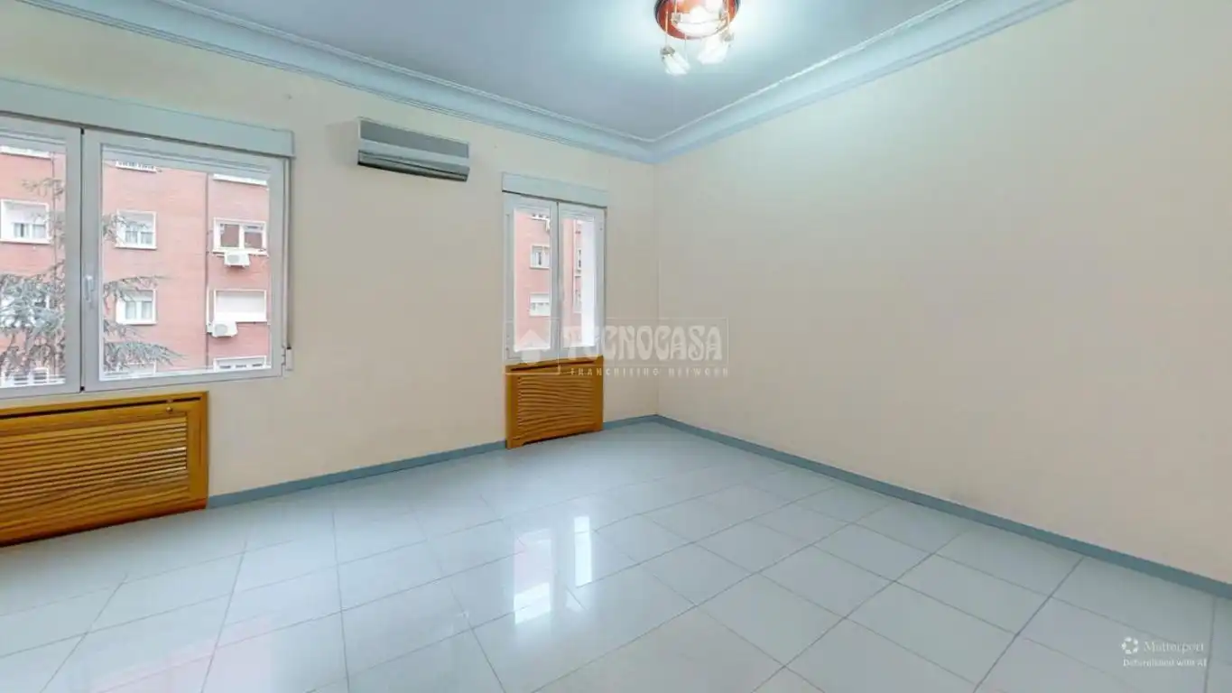 Habitación de Piso en venta en Madrid con Aire acondicionado y Calefacción