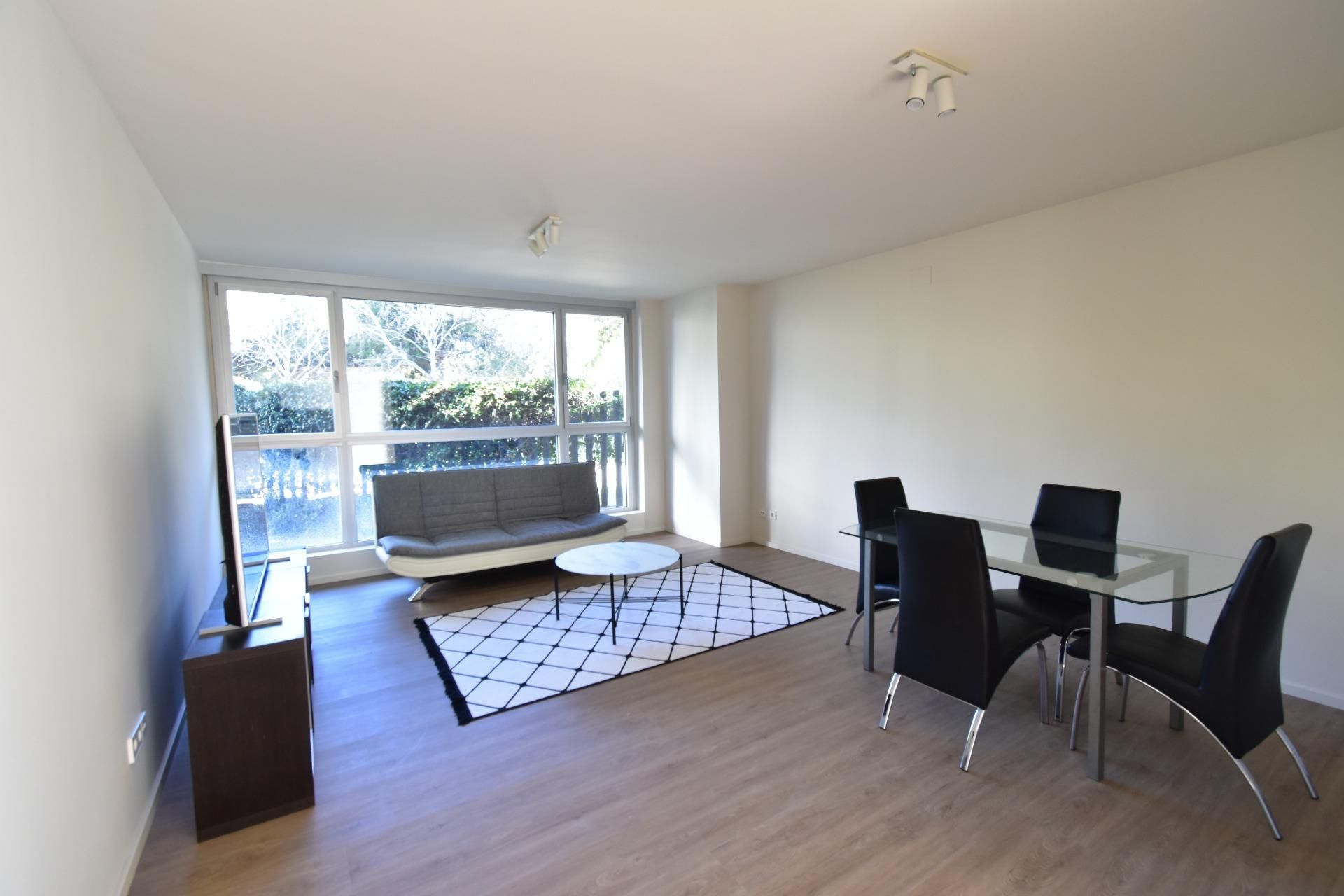 Living room of Flat to rent in  Barcelona Capital  with Air Conditioner, Heating and Parquet flooring