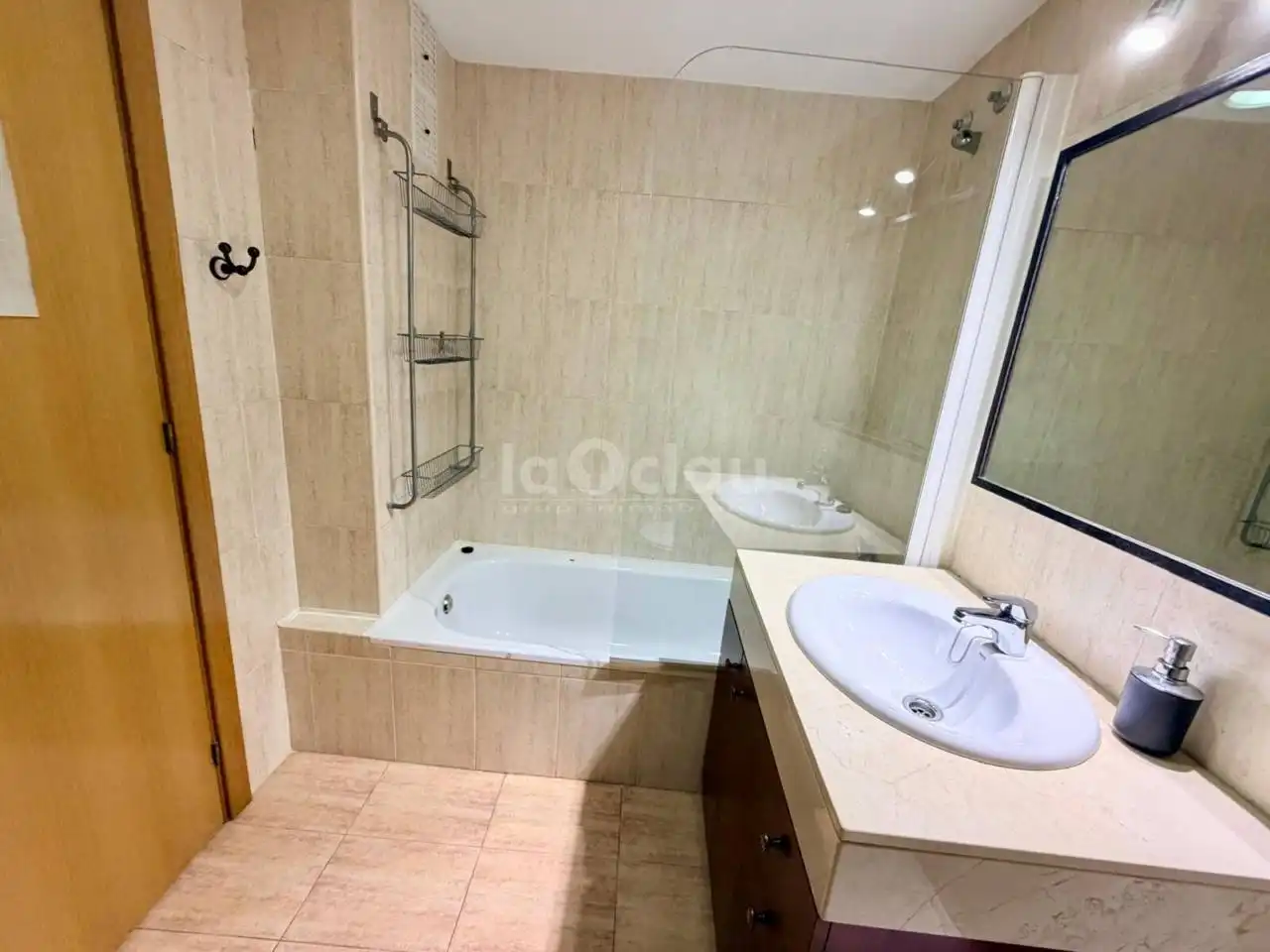 Bany de Apartament en venda en Vic amb Calefacció