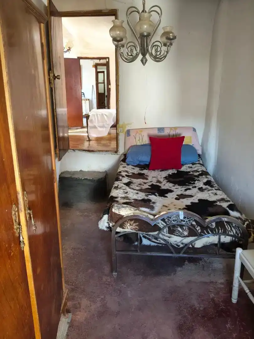 Bedroom of Houses for share in Autol  with Washing machine and TV