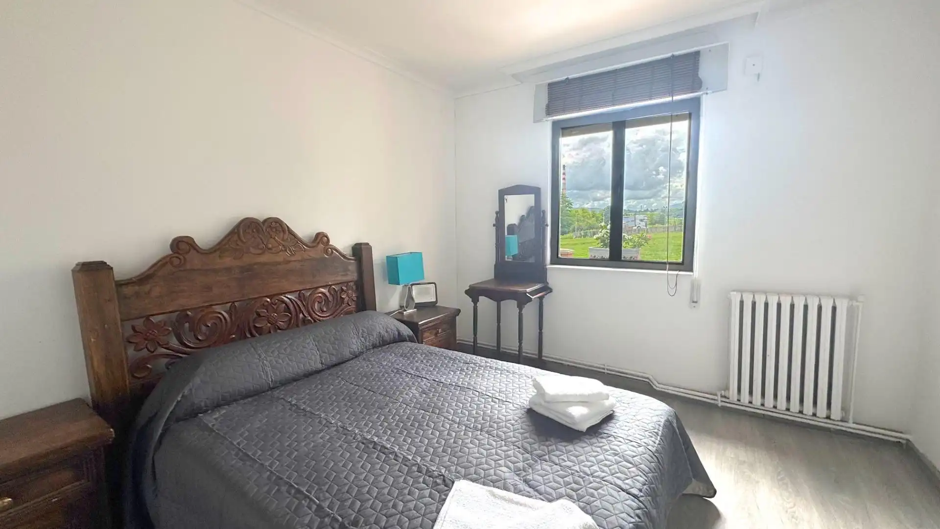 Habitación de Casa adosada en venta en Santillana del Mar con Calefacción, Jardín privado y Terraza