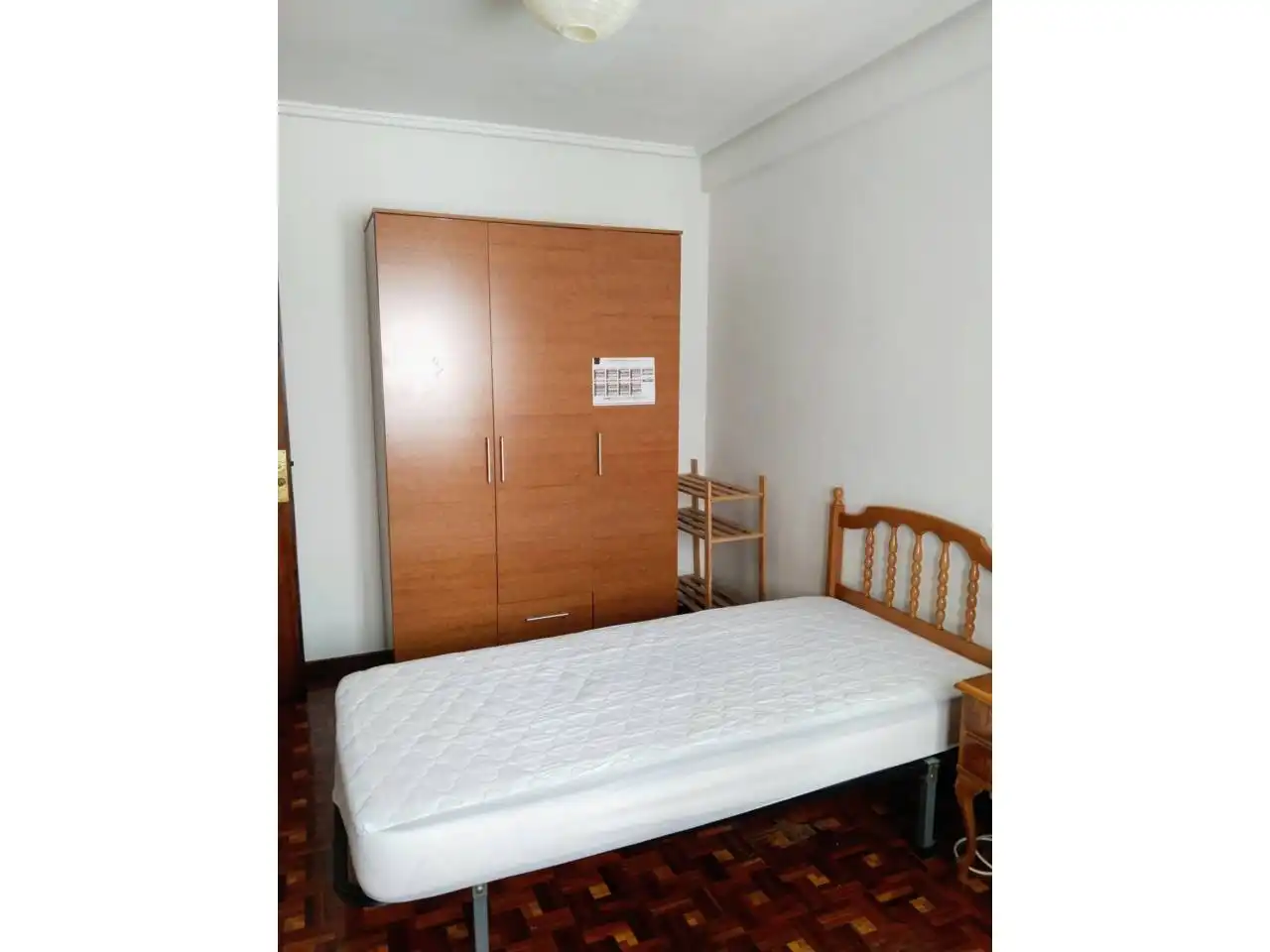 Bedroom of Flat for rent in Burgos  with Heating, Parquet flooring and Terrace
