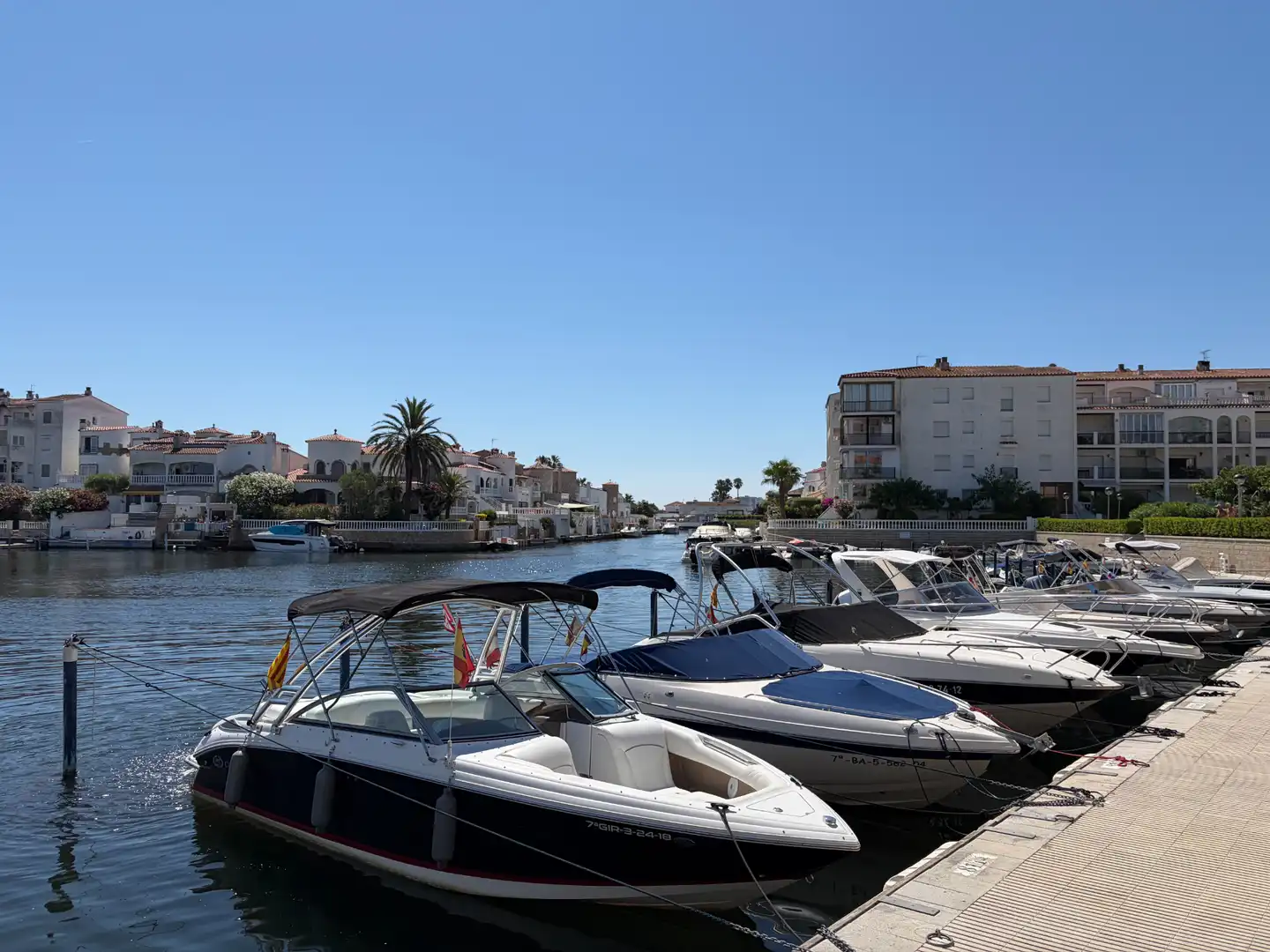 Apartament en venda en Empuriabrava amb Aire condicionat, Terrassa i Moblat