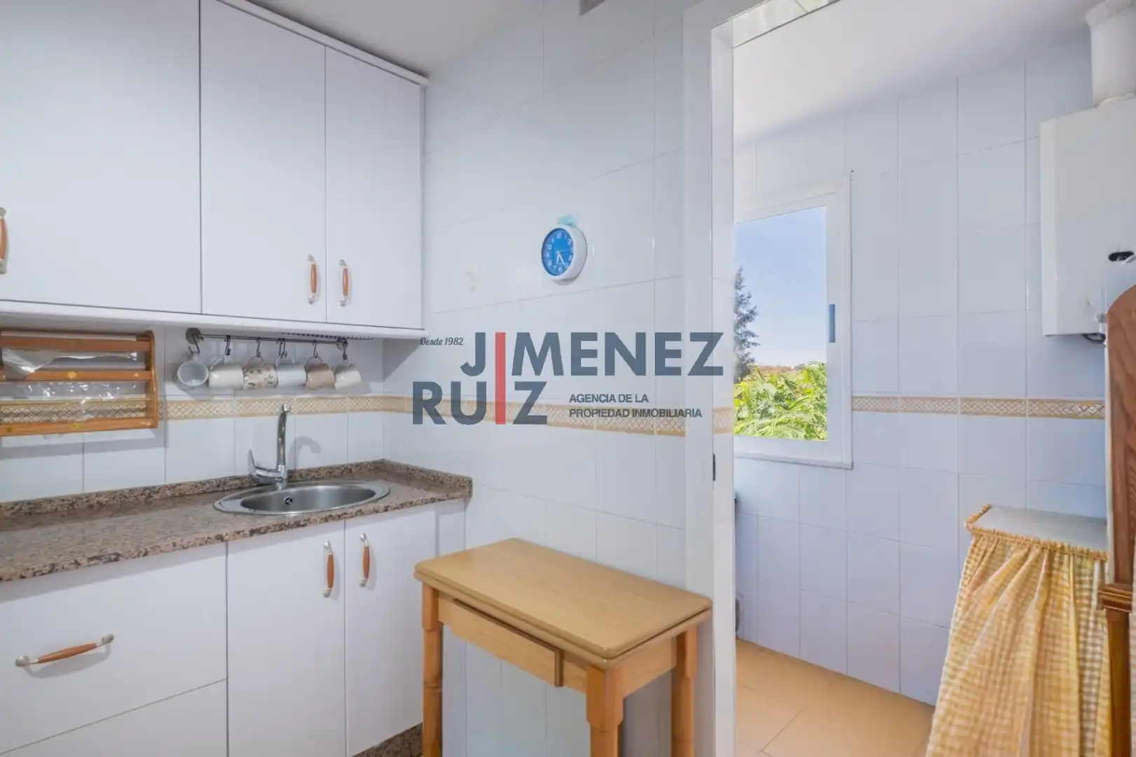 Cocina de Piso en venta en El Puerto de Santa María con Piscina comunitaria
