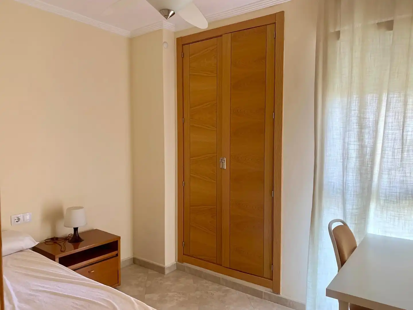 Habitación de Apartamento de alquiler en Alicante / Alacant con Terraza, Amueblado y Piscina comunitaria