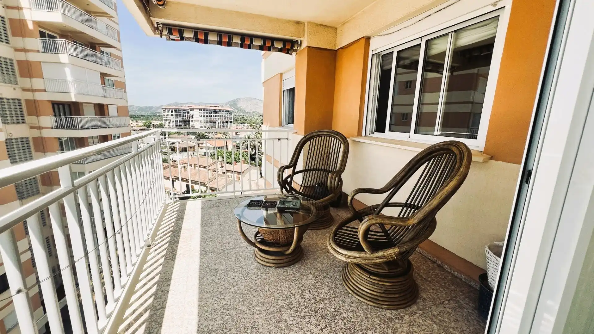 Terrasse von Wohnungen zum Verkauf in Benicasim / Benicàssim mit Privatgarten, Terrasse und Abstellraum