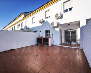 Terrace of Single-family semi-detached for sale in Santiponce