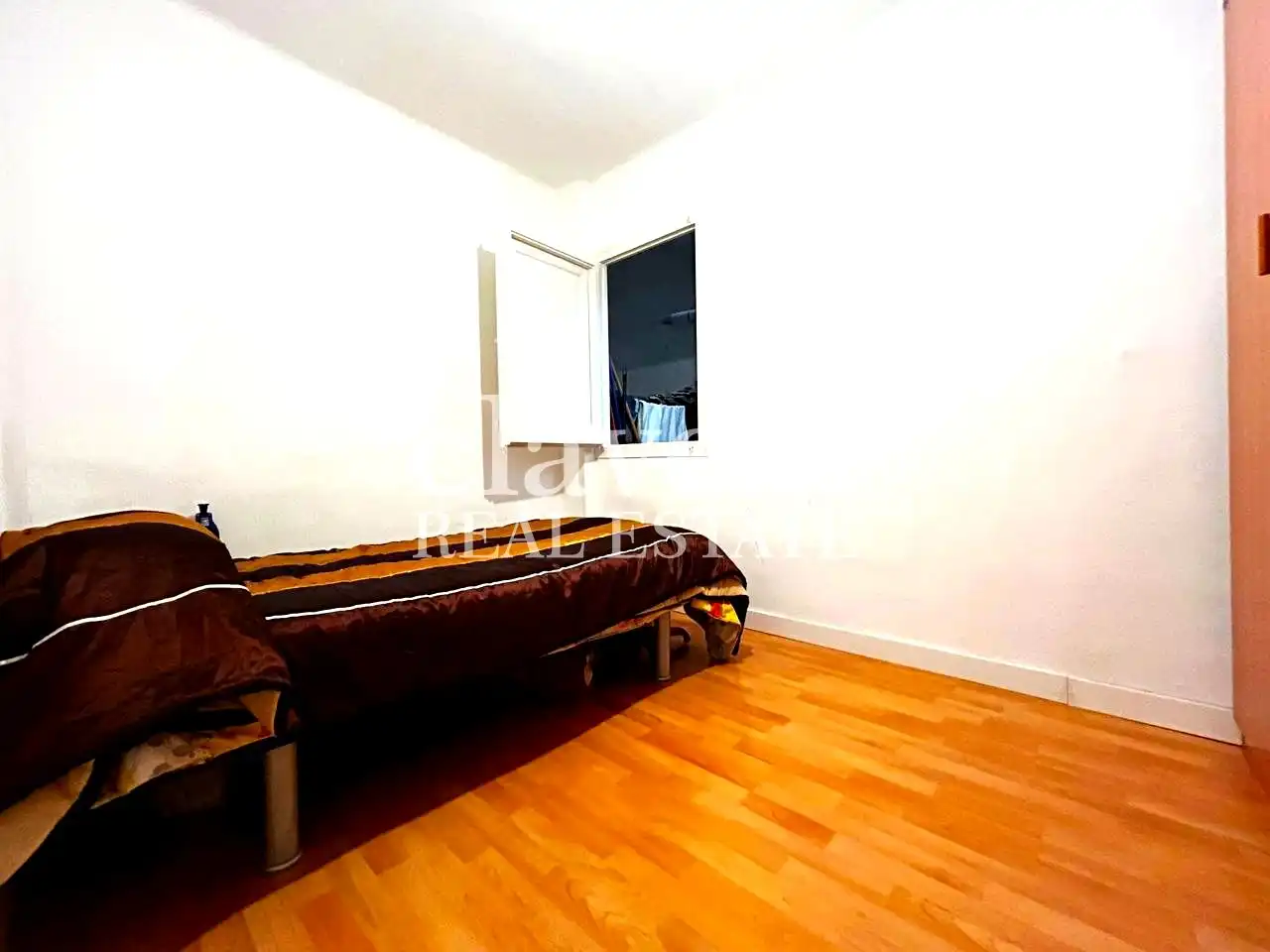 Schlafzimmer von Gebäude zum Verkauf in Barcelona