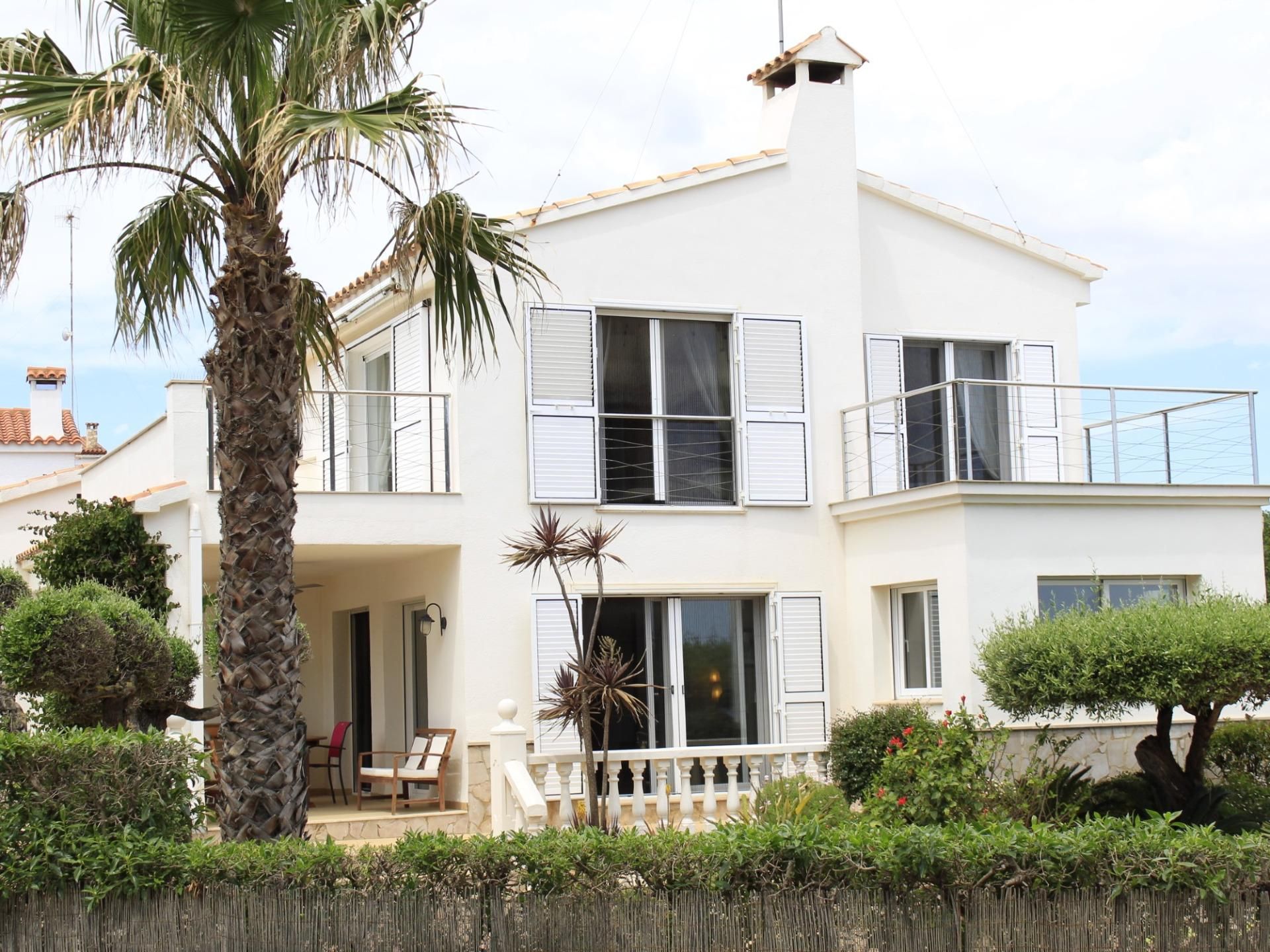 Exterior view of House or chalet for sale in El Perelló  with Air Conditioner, Private garden and Terrace