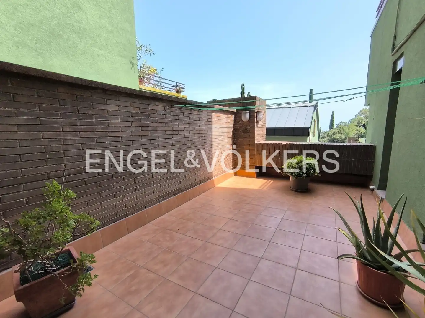 Terrasse von Einfamilien-Reihenhaus zur Miete in Barcelona mit Heizung, Terrasse und Schwimmbad