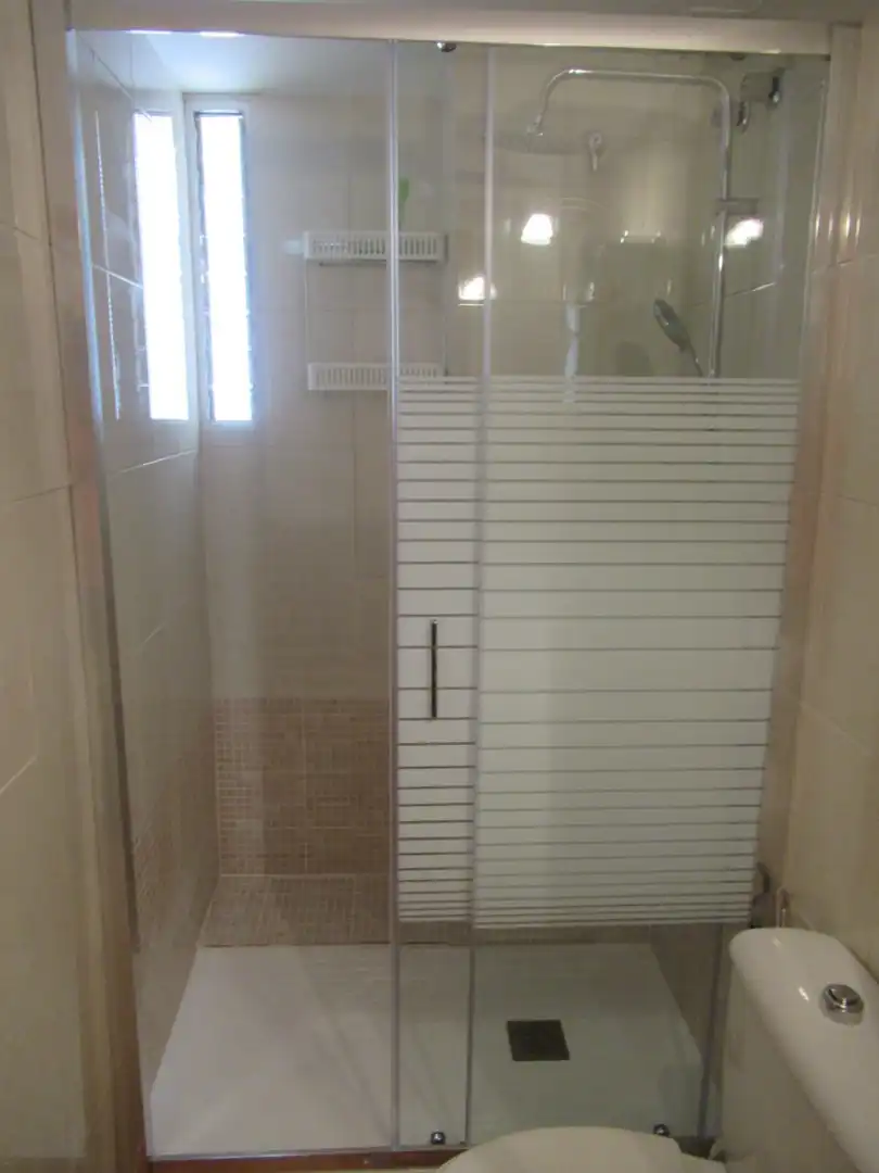 Baño de Piso para compartir en San Vicente del Raspeig / Sant Vicent del Raspeig con Amueblado, Horno y Microondas
