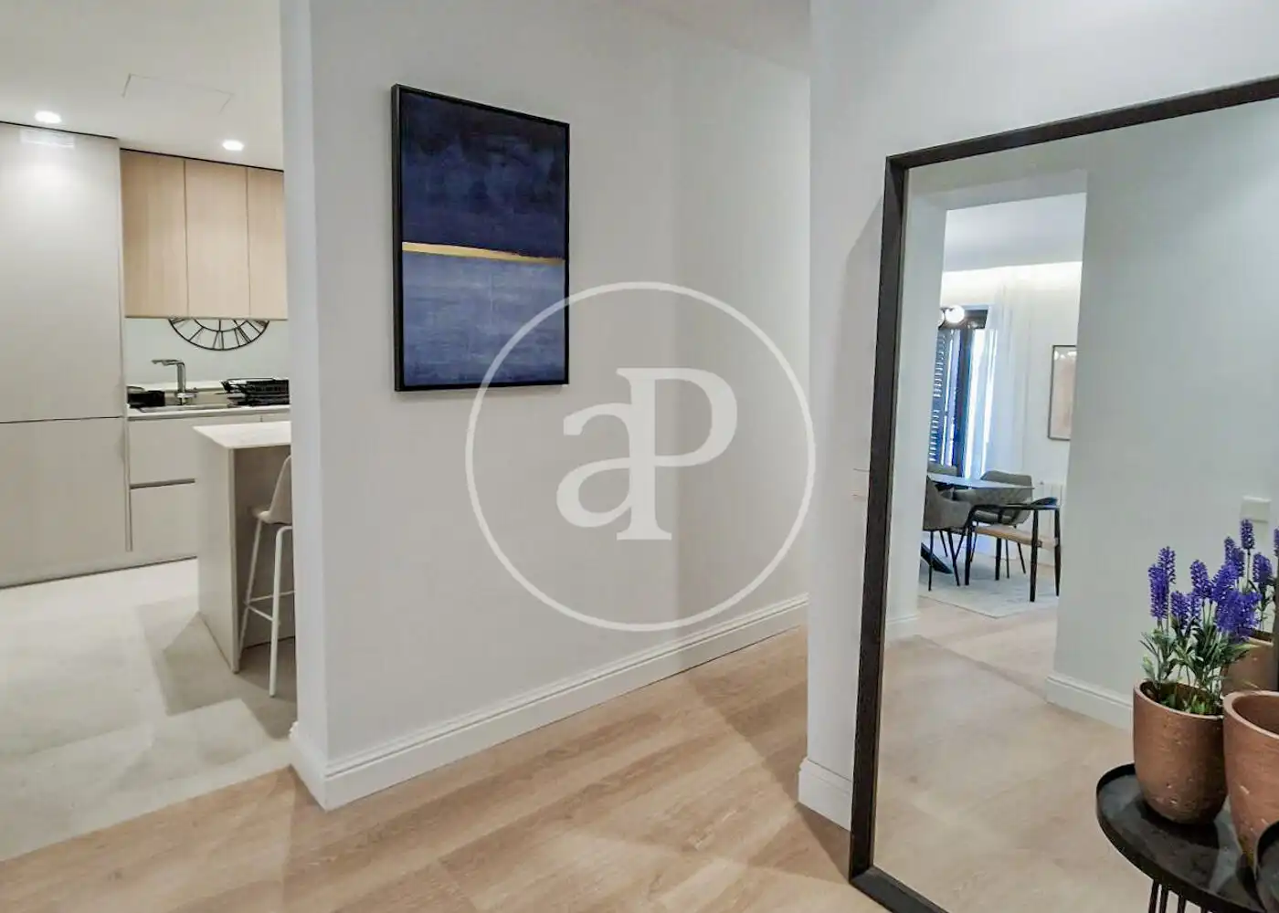 Pis de lloguer a C. de Moratín, Cortes - Huertas