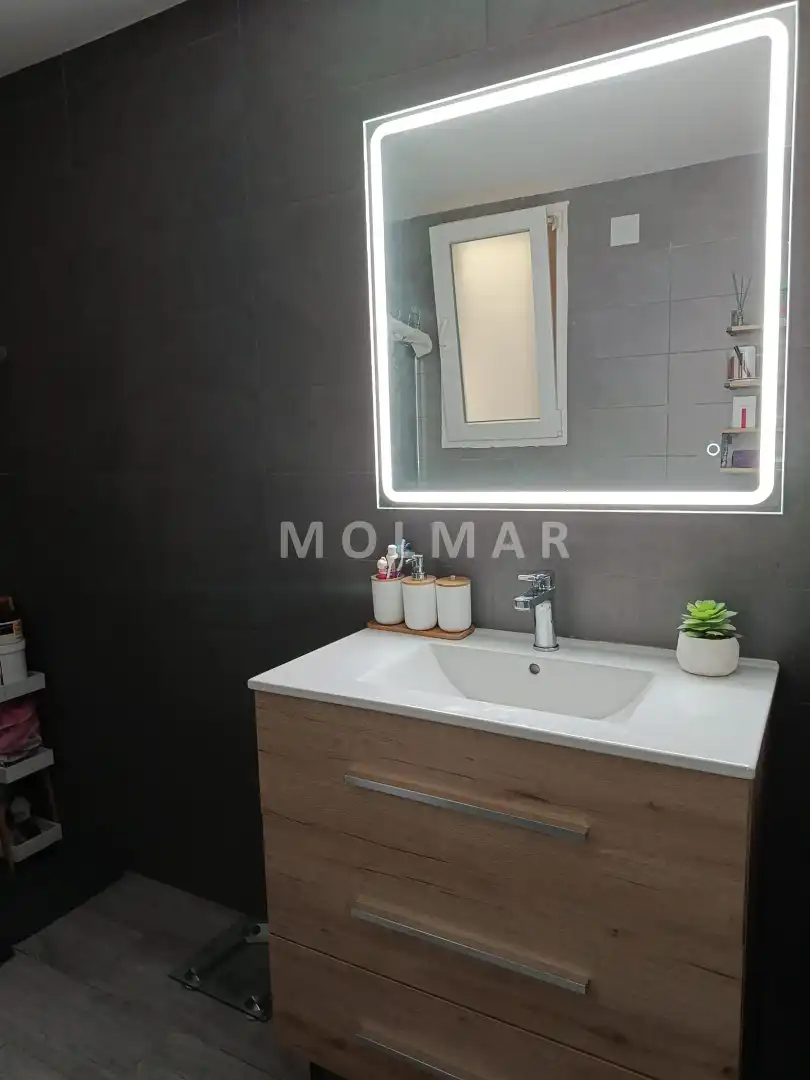 Baño de Piso en venta en Elda con Parquet, Terraza y Trastero