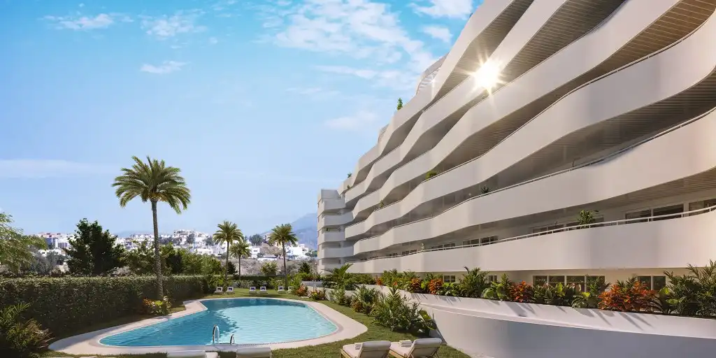 Piso con piscina en venta en Torre del Mar, imagen 2