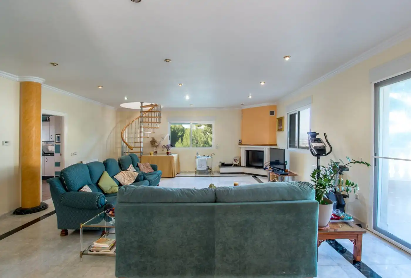 Sala de estar de Casa o chalet en venta en Murcia con Aire acondicionado, Calefacción y Jardín privado
