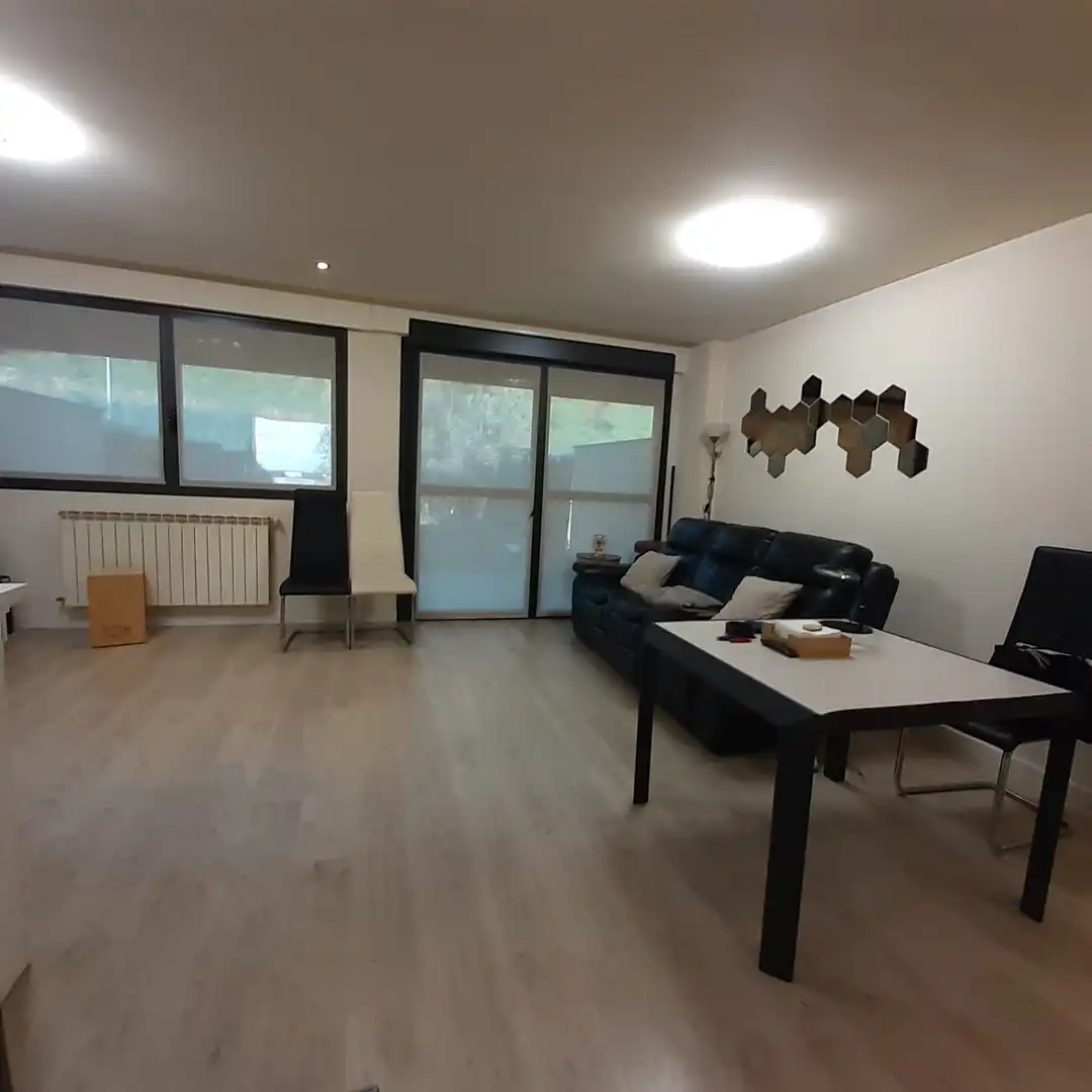 Wohnzimmer von Einfamilien-Reihenhaus zum Verkauf in Esteribar mit Heizung, Privatgarten und Terrasse