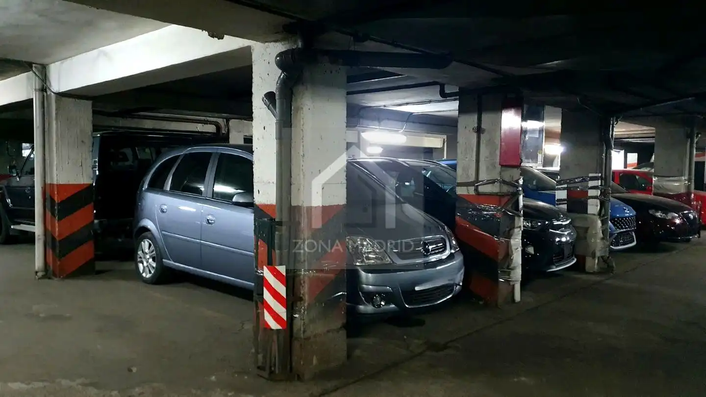 Parking de Piso en venta en Madrid con Aire acondicionado, Calefacción y Terraza