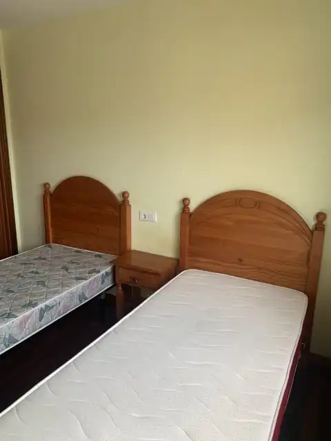 Habitación de Apartamento en venta en Marín con Parquet, Trastero y Amueblado