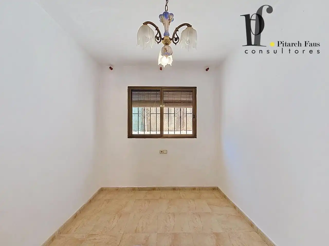 Bedroom of Houses for sale in La Pobla de Vallbona