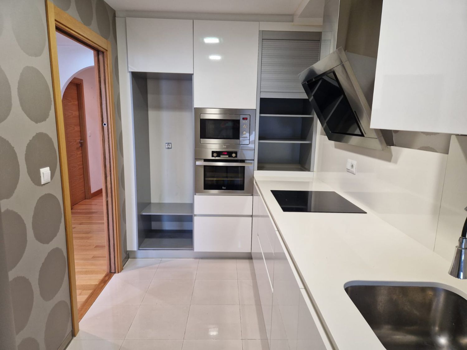 Cuina de Dúplex en venda en Torrelavega  amb Aire condicionat i Calefacció