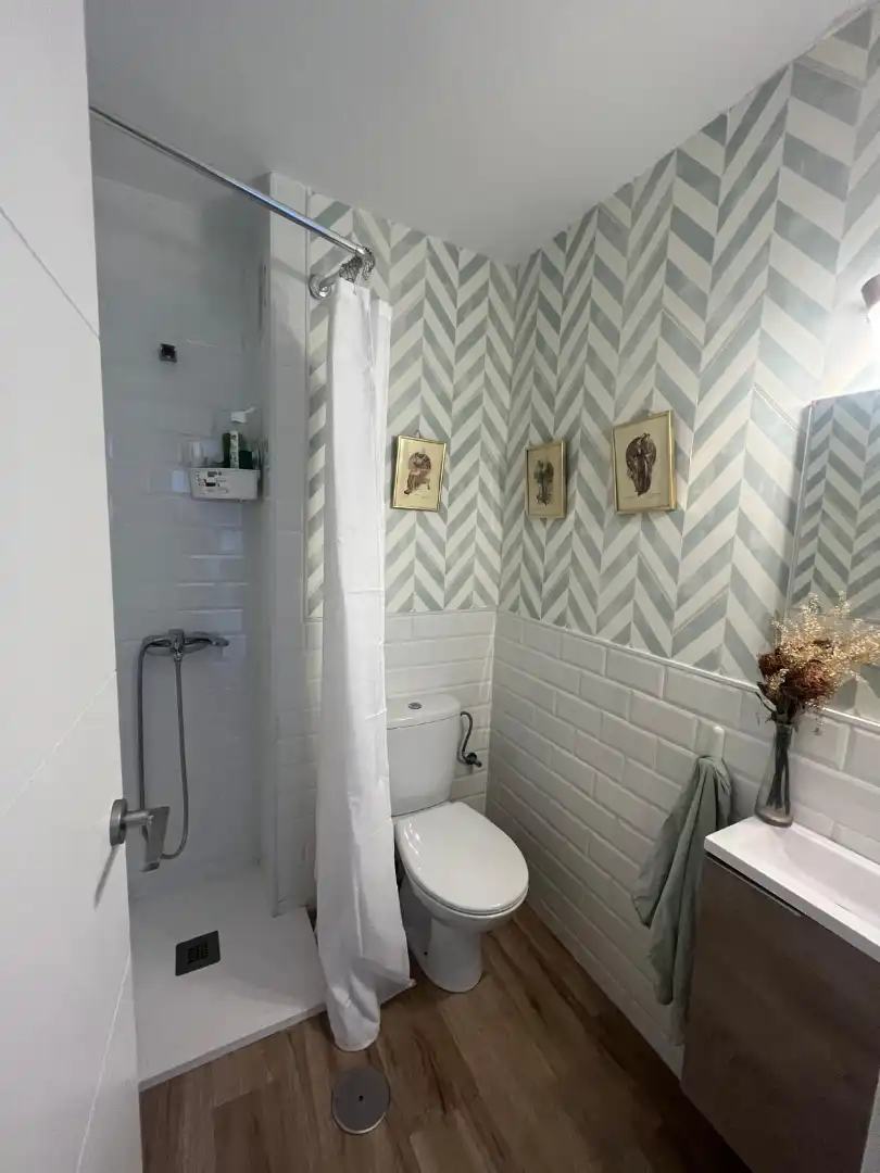 Bathroom of Flat for rent in Sevilla