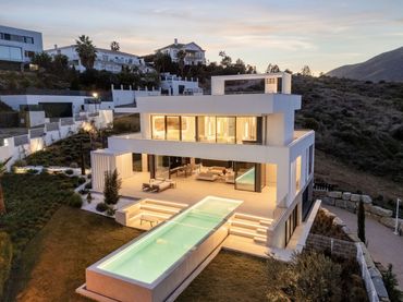 Casa con balcón en venta en La Cala Mijas