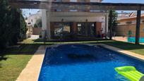 Piscina de Casa o xalet en venda en La Línea de la Concepción amb Calefacció, Jardí privat i Terrassa