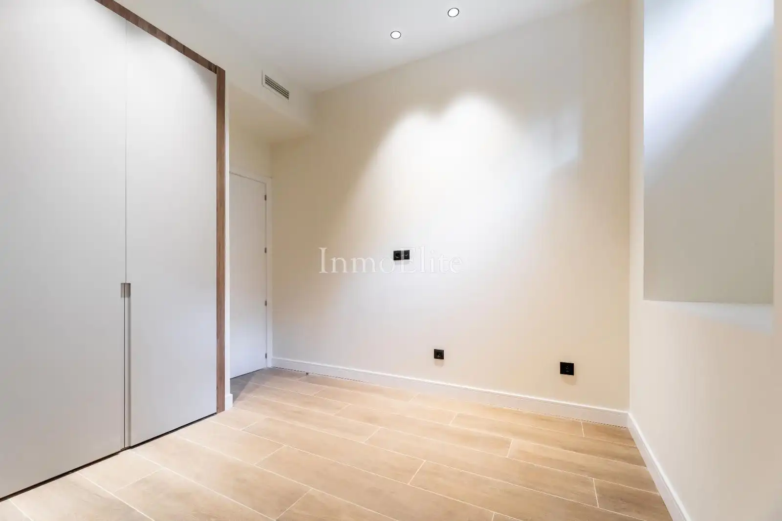 Flat with lift for sale in Diego de León, imagen 35