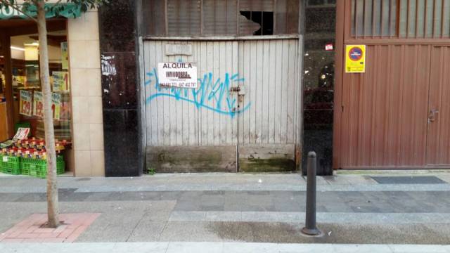 Local comercial en Alquiler en Calle Juan XXIII en Inmobiliaria - Barreda