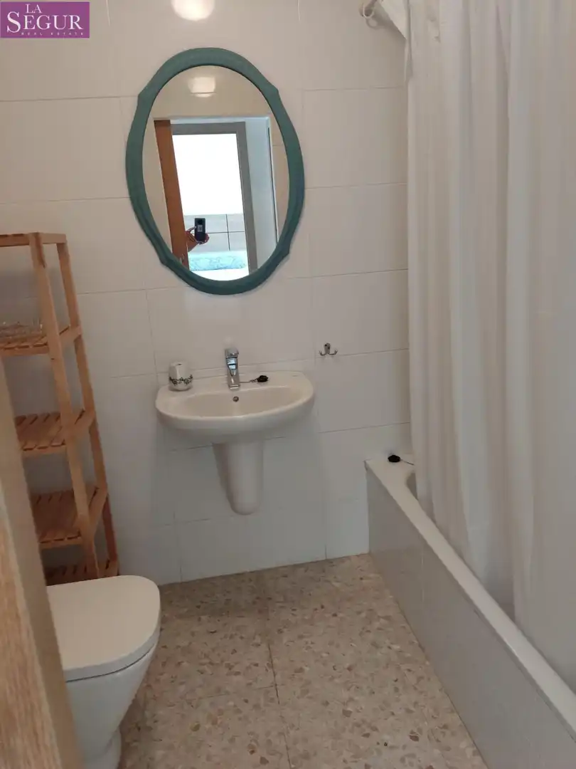 Bany de Pis de lloguer en Cádiz amb Moblat