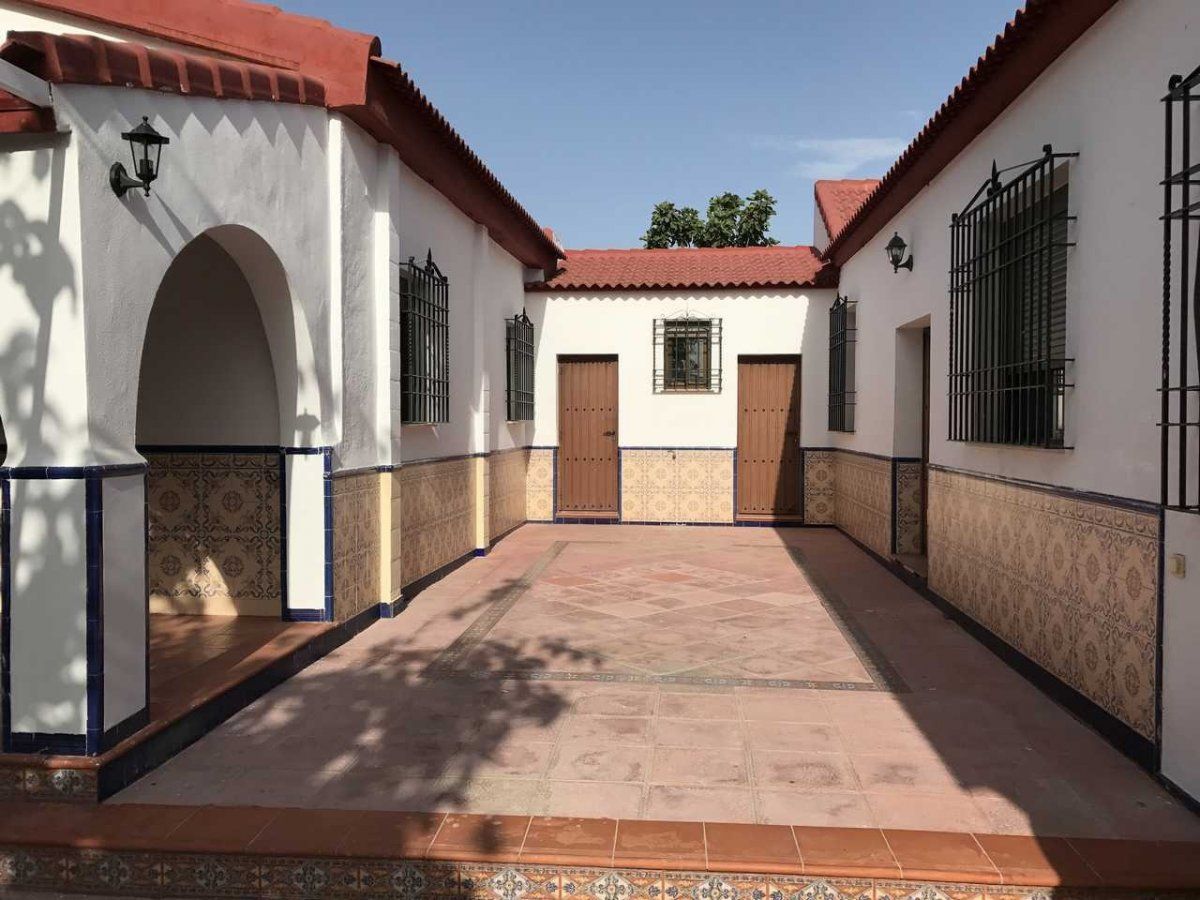 Exterior view of House or chalet for sale in  Córdoba Capital  with Air Conditioner, Private garden and Storage room
