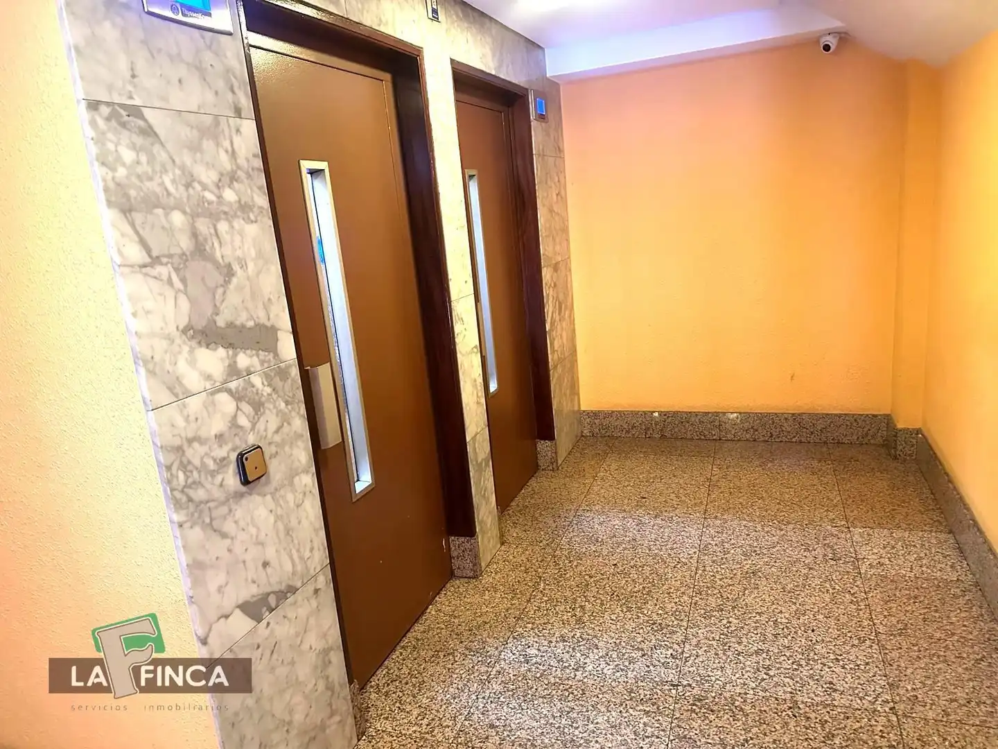Piso en venta en Oviedo  con Calefacción, Parquet y Amueblado