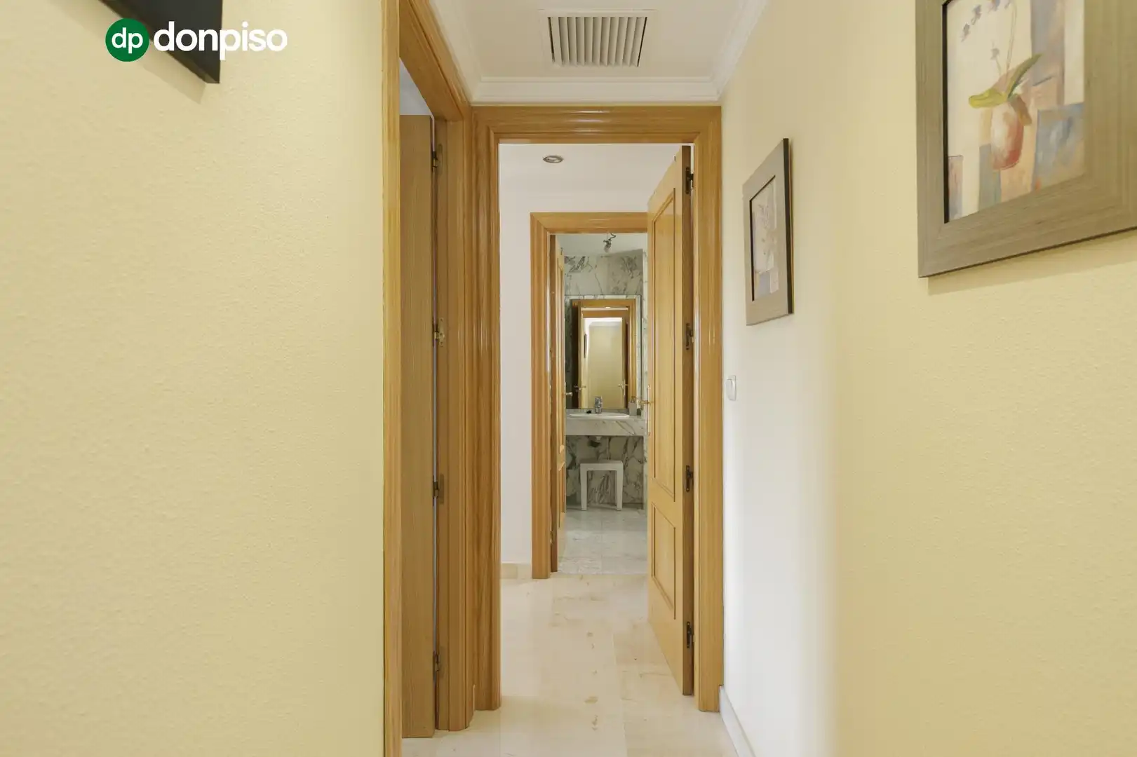Apartament en venda en Granada amb Piscina comunitària
