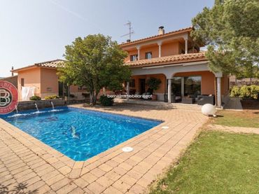 Villa con piscina in vendita a Calle Muntaner 24