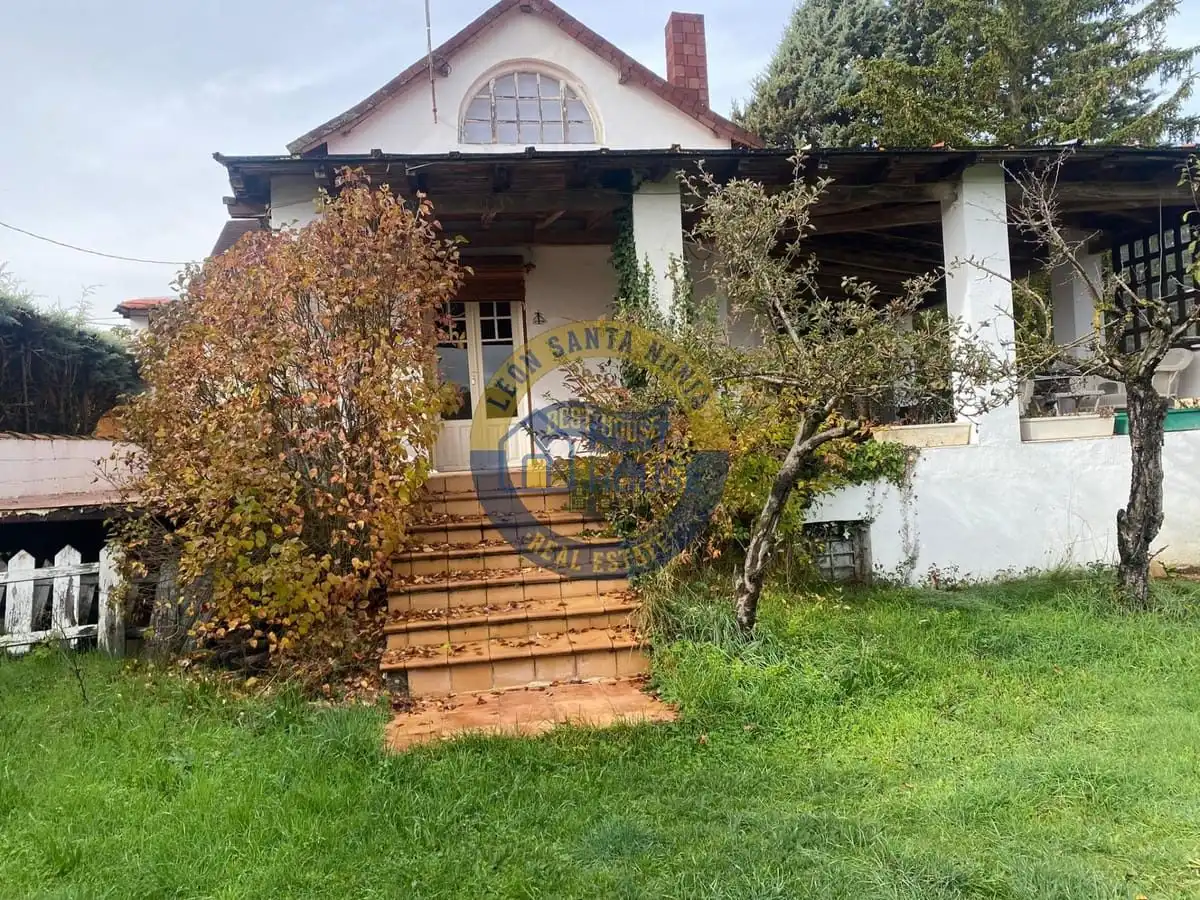 Vista exterior de Casa o chalet en venta en Garrafe de Torío con Calefacción, Jardín privado y Parquet