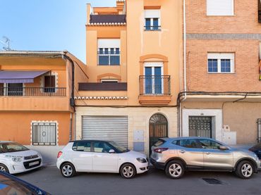 Terraced house with balcony for sale in San Antón