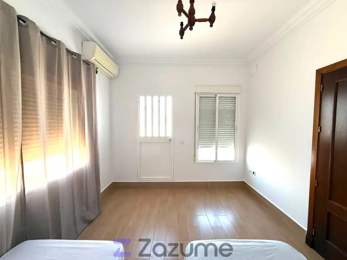 Bedroom of Flat for rent in Fuentes de Andalucía  with Air Conditioner, Heating and Terrace