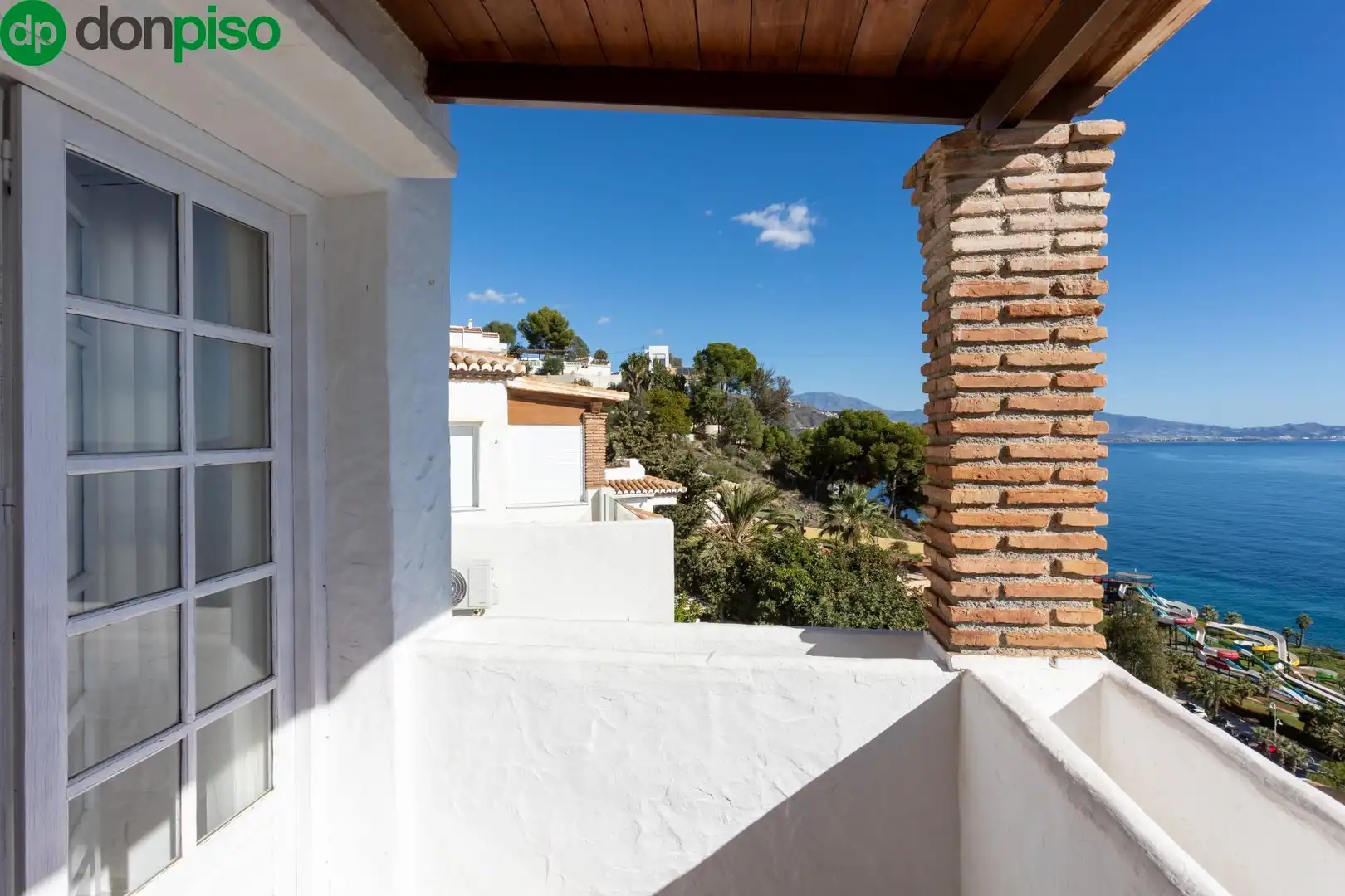 Exterior view of Houses for sale in Almuñécar  with Air Conditioner, Heating and Private garden