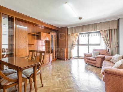 Sala d'estar de Pis en venda en  Madrid Capital amb Aire condicionat, Calefacció i Piscina