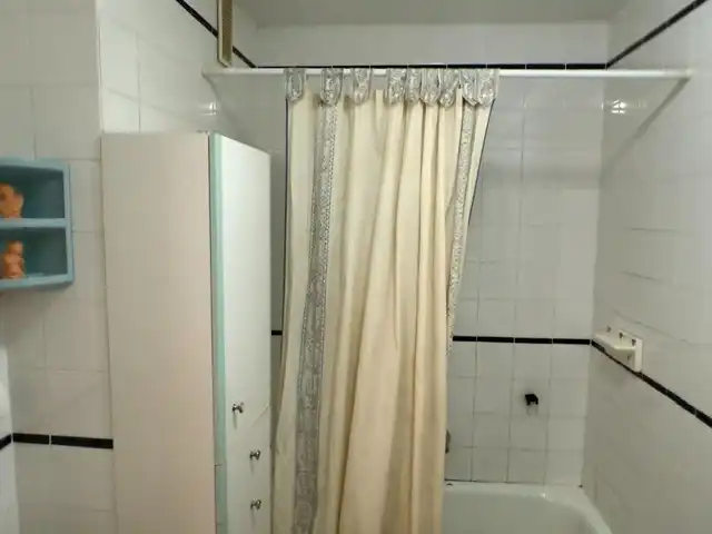 Bany de Pis de lloguer en Puertollano amb Aire condicionat, Calefacció i Terrassa