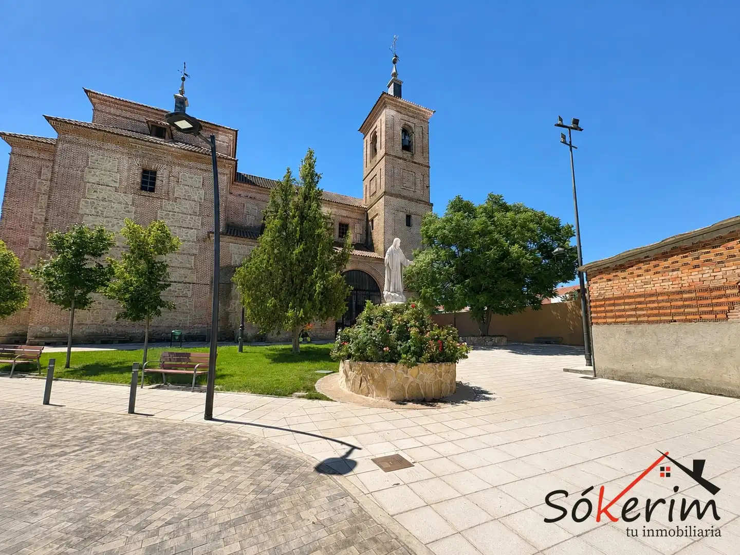 Vista exterior de Pis en venda en Alcabón amb Aire condicionat, Calefacció i Jardí privat