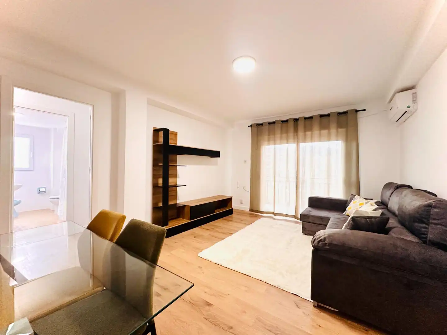 Room in Calle FRAY JUAN SANCHEZ COTAN, Cartuja