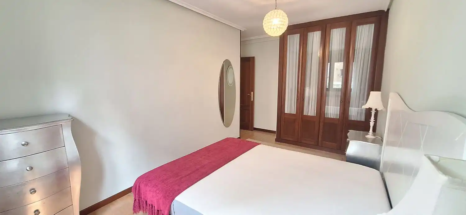 Bedroom of Flat for rent in Gijón   with Heating, Terrace and Swimming Pool