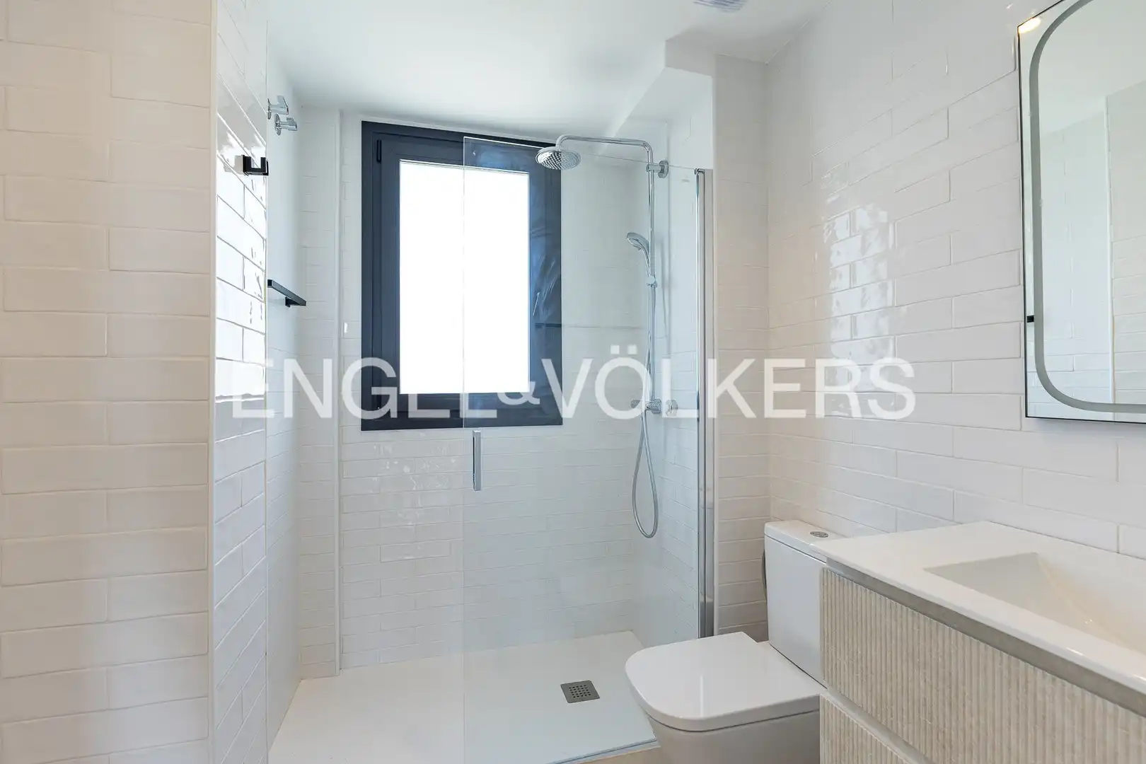 Bathroom of Flat for rent in Vilanova i la Geltrú  with Air Conditioner, Heating and Terrace
