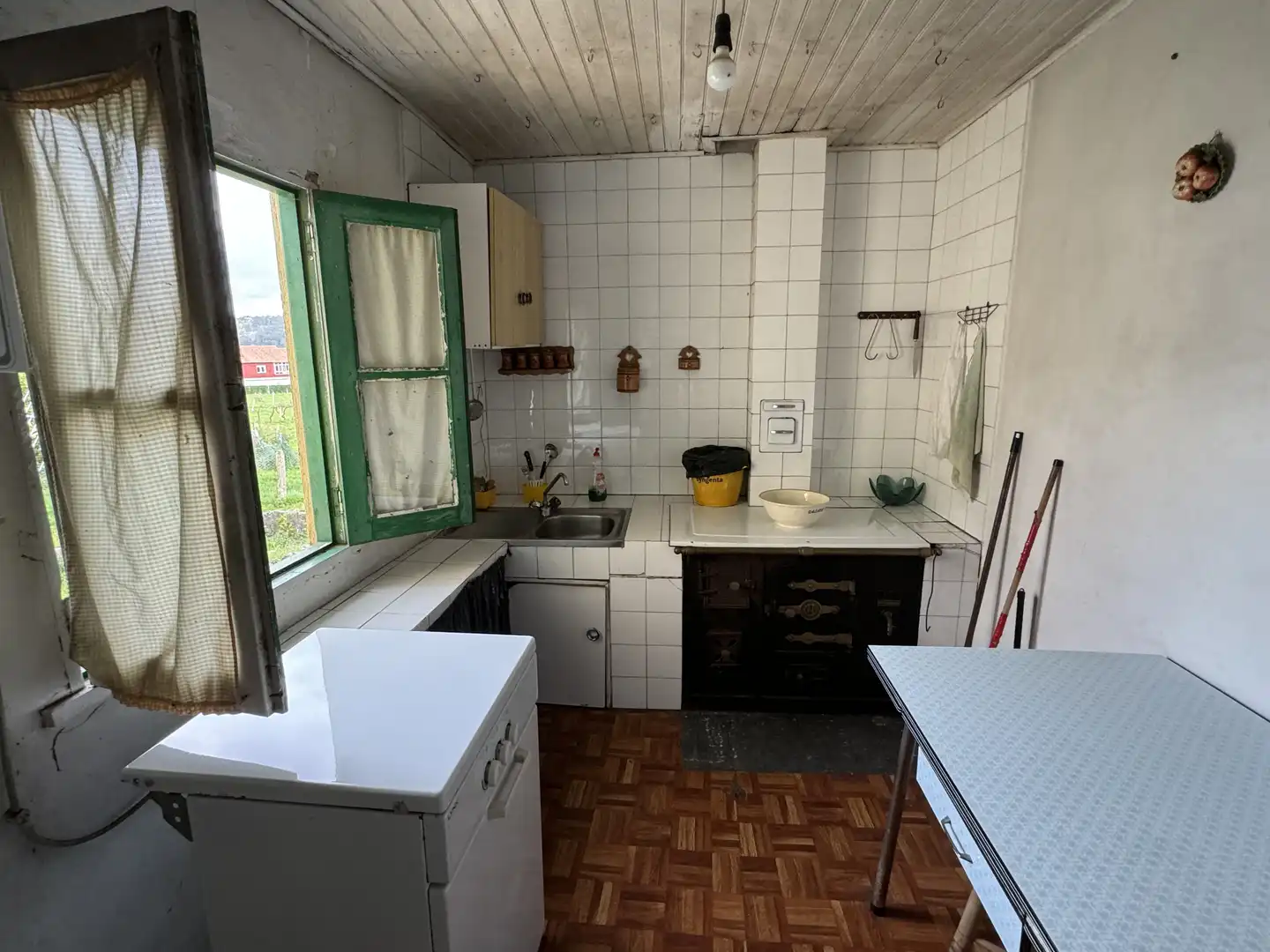 Cocina de Casa o chalet en venta en Crecente con Jardín privado, Trastero y Amueblado
