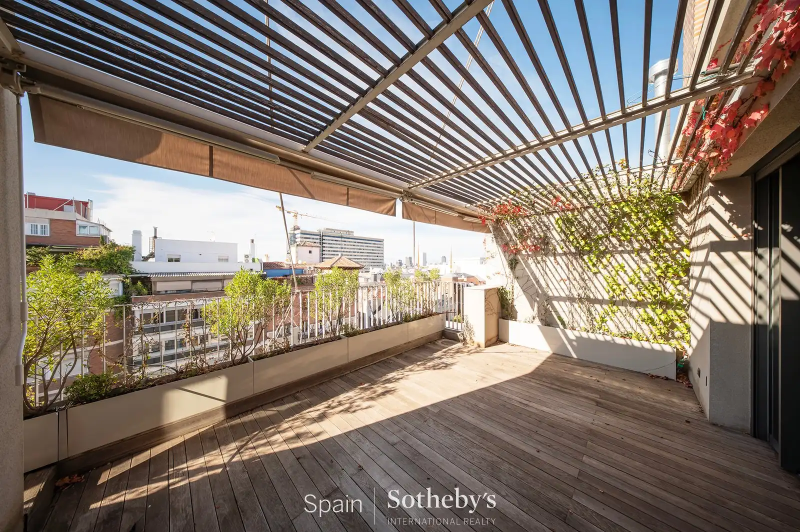 Penthouse with lift for sale in Calle del Príncipe de Vergara, imagen 2