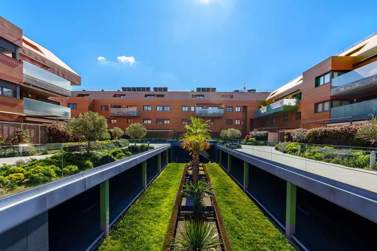 Vista exterior de Piso en venta en Pozuelo de Alarcón con Aire acondicionado, Calefacción y Jardín privado