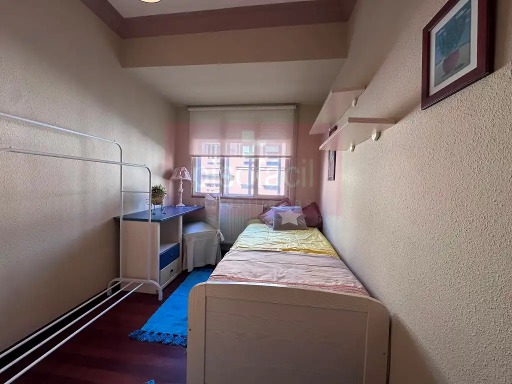 Dormitori de Apartament en venda en Lugo