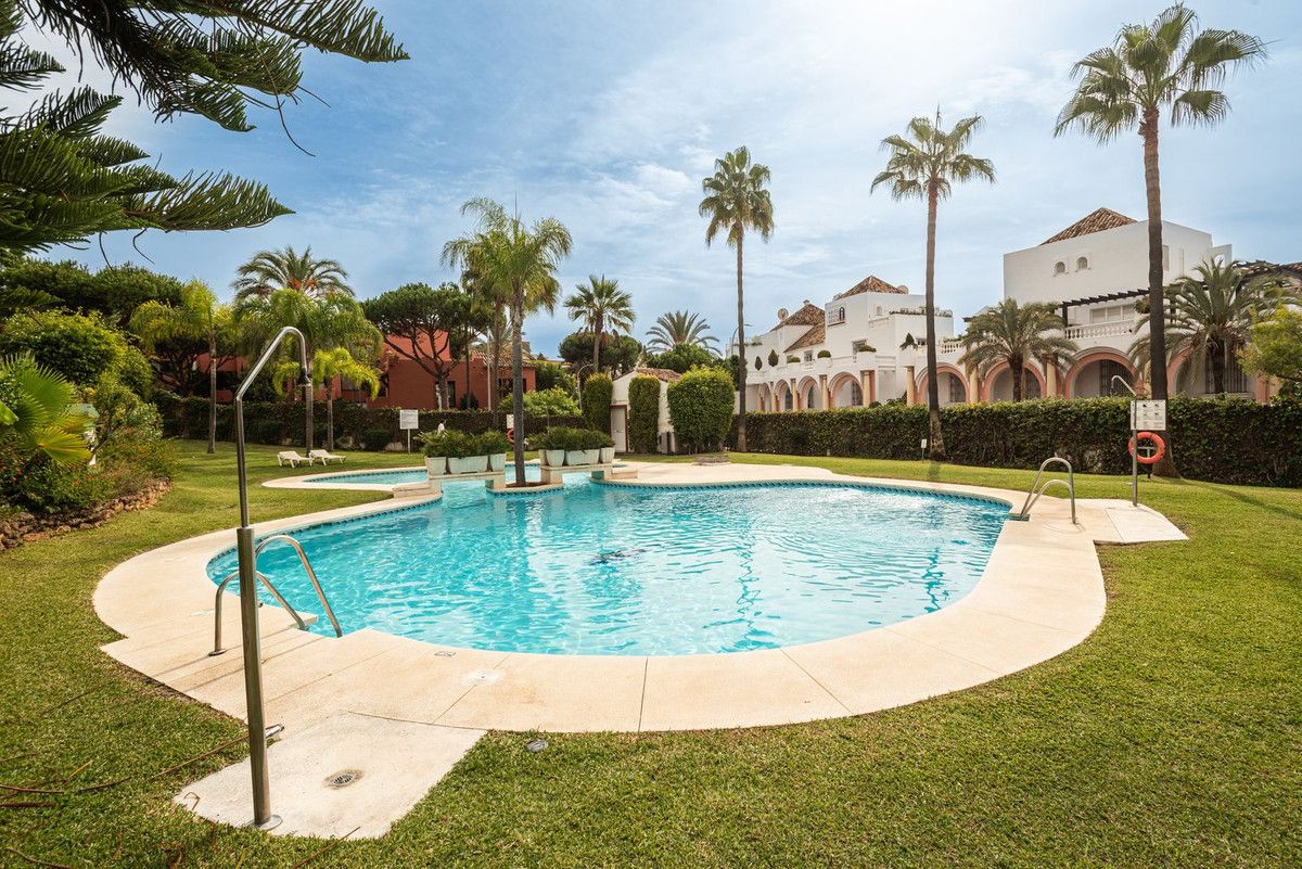 Jardí de Àtic en venda en Marbella amb Aire condicionat, Terrassa i Moblat