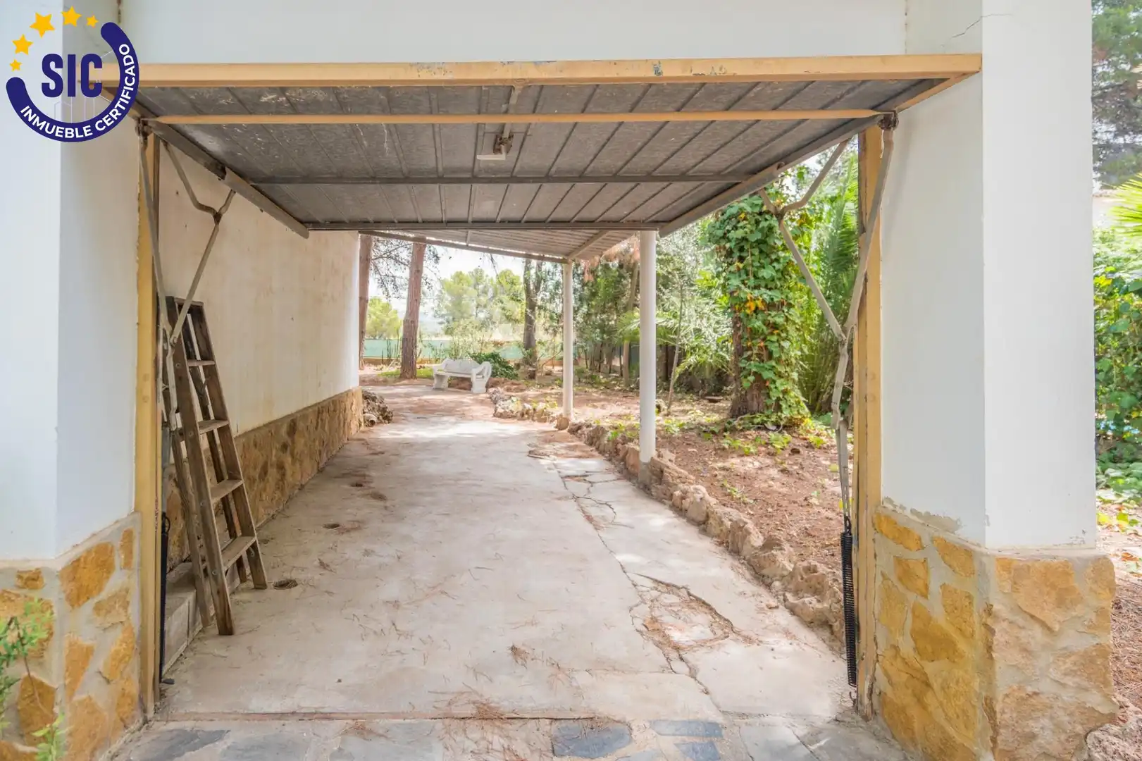 Parking de Casa o chalet en venta en Serra con Aire acondicionado, Calefacción y Jardín privado